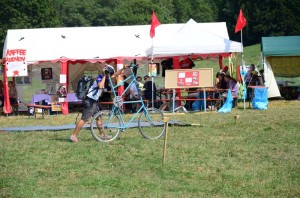 Versuch auf dem Hochrad