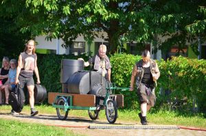 Die näxte Band rückt an